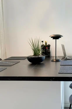 Aneta Lighting Bordlampe Epsilon recharge Sort Sale