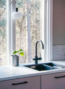 Aneta Lighting Pendler>Pendel BELL Sort/opalhvid