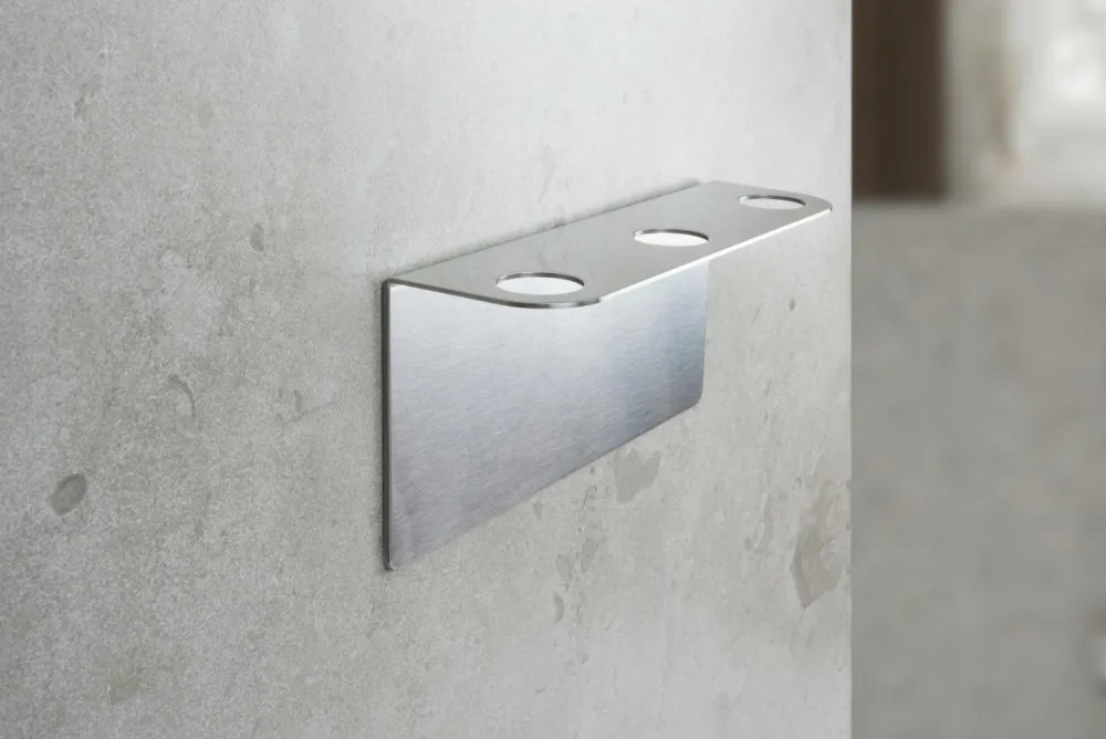 Beslag Design Badeværelsestilbehør>Base - Sæbepumpeholder Triple Børstet