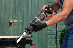 Black & Decker Værktøj & Have>Bajonetsav 750W grenholder og to savklinger