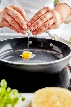 Demeyere Stekpanna Alu Pro 5 Ceraforce 24 cm Sort