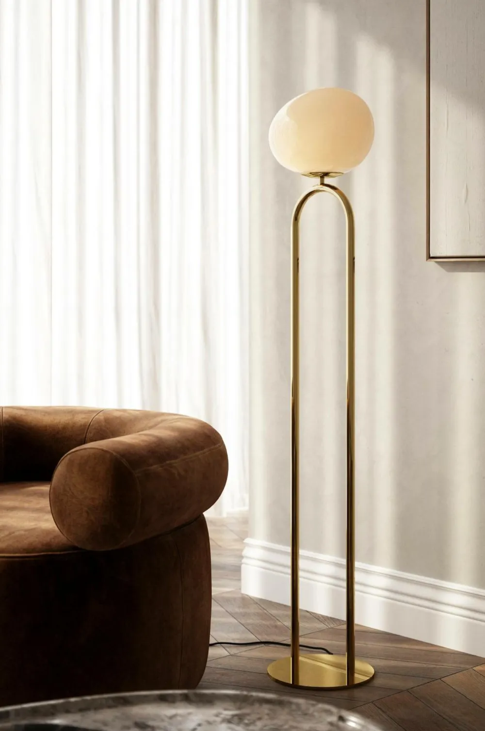 Design For The People Gulvlamper>Gulvlampe Former Messing/Opal hvid