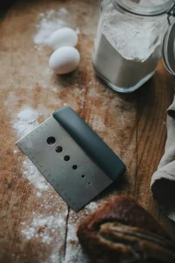 Dorre Bagetilbehør & Bageredskaber>Dejskraber Cookie Grå