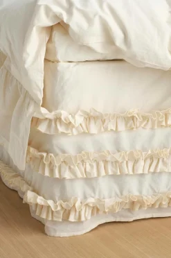 Ellos Sengekappe Juliette Curve Frill i vasket bomuld 60 cm Cremet hvid Discount