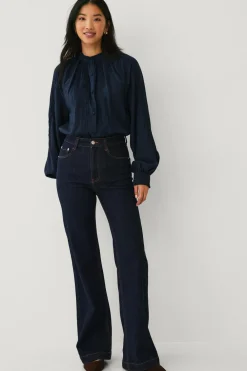 Ellos Collection Bluse med blondedetaljer Marineblå Hot