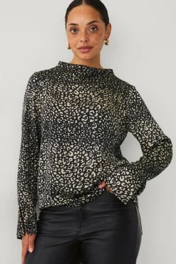 Ellos Collection Bluse i satin Leo AOP New