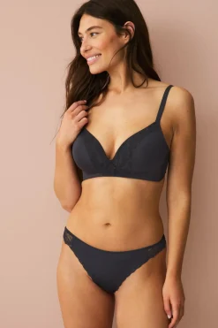 Ellos Collection Foret blød BH med blondedetaljer Sort Hot