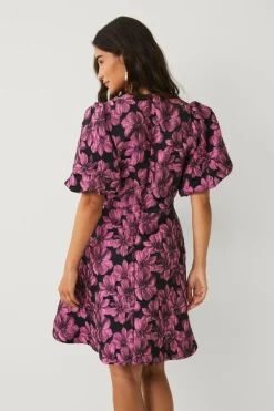 Ellos Collection Jacquardvævet kjole med pufærmer rosa mønstret Best