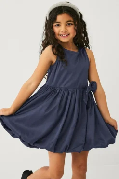 Ellos Collection Kjole Agatha Mørkeblå satin kjole Clearance