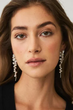 Ellos Smykker>Collection Lange ørestikker Sølv/hvid