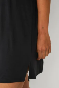 Ellos Collection Natkjole med stort T Sort Discount