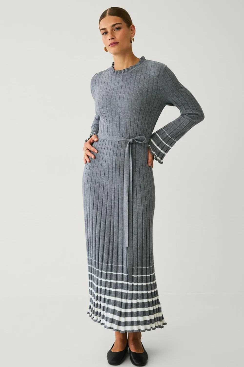 Ellos Collection Ribbet maxi kjole Grå Hot