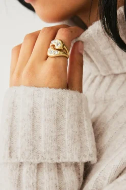 Ellos Smykker>Collection Ring med glitrende sten Guld