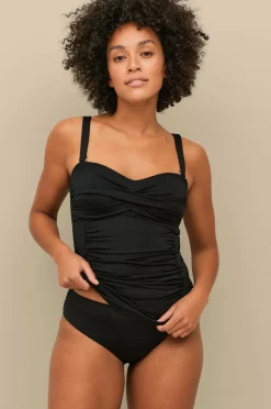 Ellos Bikinier & Bikinidele>Collection Tankini med vatterede skåle og formende effekt Sort mat sort