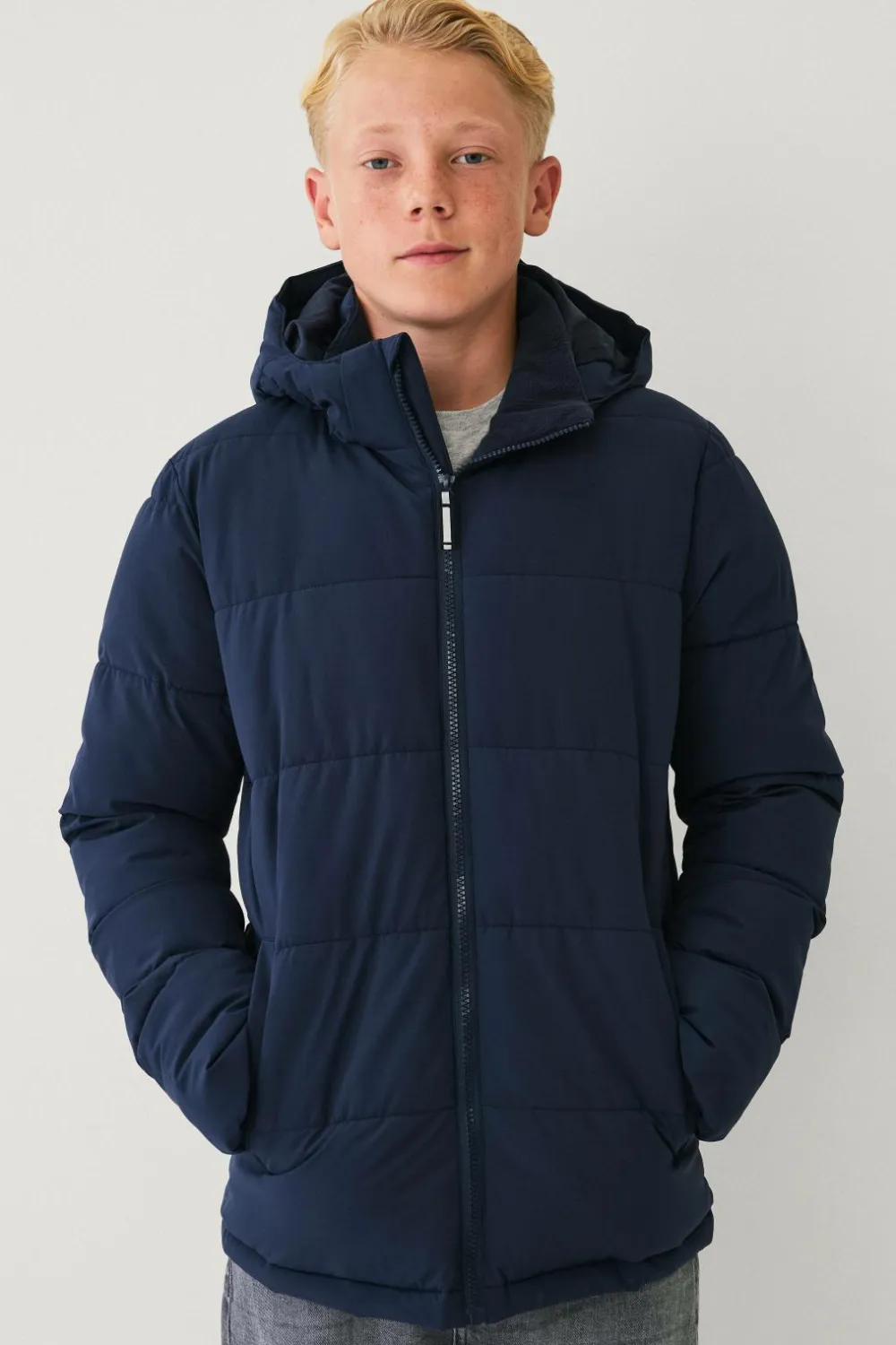 Ellos Overtøj>Collection Vandafvisende pufferjakke med aftagelig hætte Marinblå