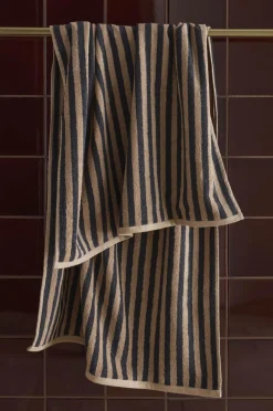 Ellos Badeværelsestekstiler>Home Badehåndklæde Stripe 70x140cm Beige grå