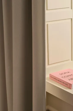 Ellos Home DEJA skræddersyet mørklægningsgardin Beige Hot