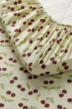 Ellos Home Faconsyet lagen Milly Fruit i bomuld Lys avocadogrøn Sale