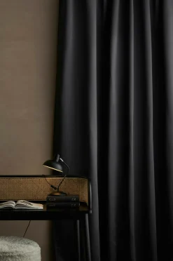 Ellos Mørklægningsgardiner>Home Mørklægningsgardin Smooth ekstra bred, 1 stk. Mørkegrå