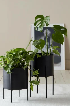 Ellos Potteskjulere>Home Potteskjuler Milton med vendbart stativ Mat sort