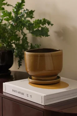 Ellos Potteskjulere>Home Potteskjuler Juli højde 15 cm Eg brandy farve