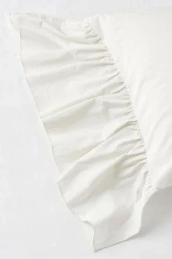 Ellos Home Pudebetræk Juliette Giant Frill i vasket bomuld Lys hvid grå Sale