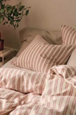 Ellos Home Pudebetræk Valerie Thin Stripe i bomuldsflannel Rød Best