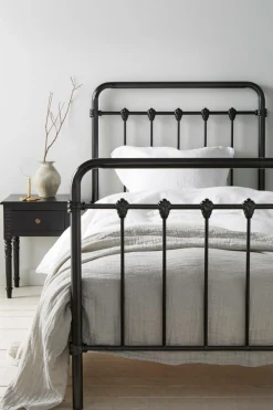 Ellos Senge & Madrasser>Home Seng Industrial 90x200 Sort