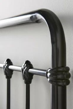 Ellos Senge & Madrasser>Home Seng Industrial 90x200 Sort