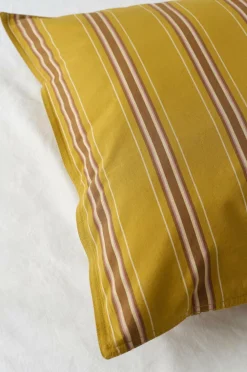 Ellos Home Sengesæt Avery Stripe i bomuldspercale 2 eller 3 stykker Mørk guldgul Sale