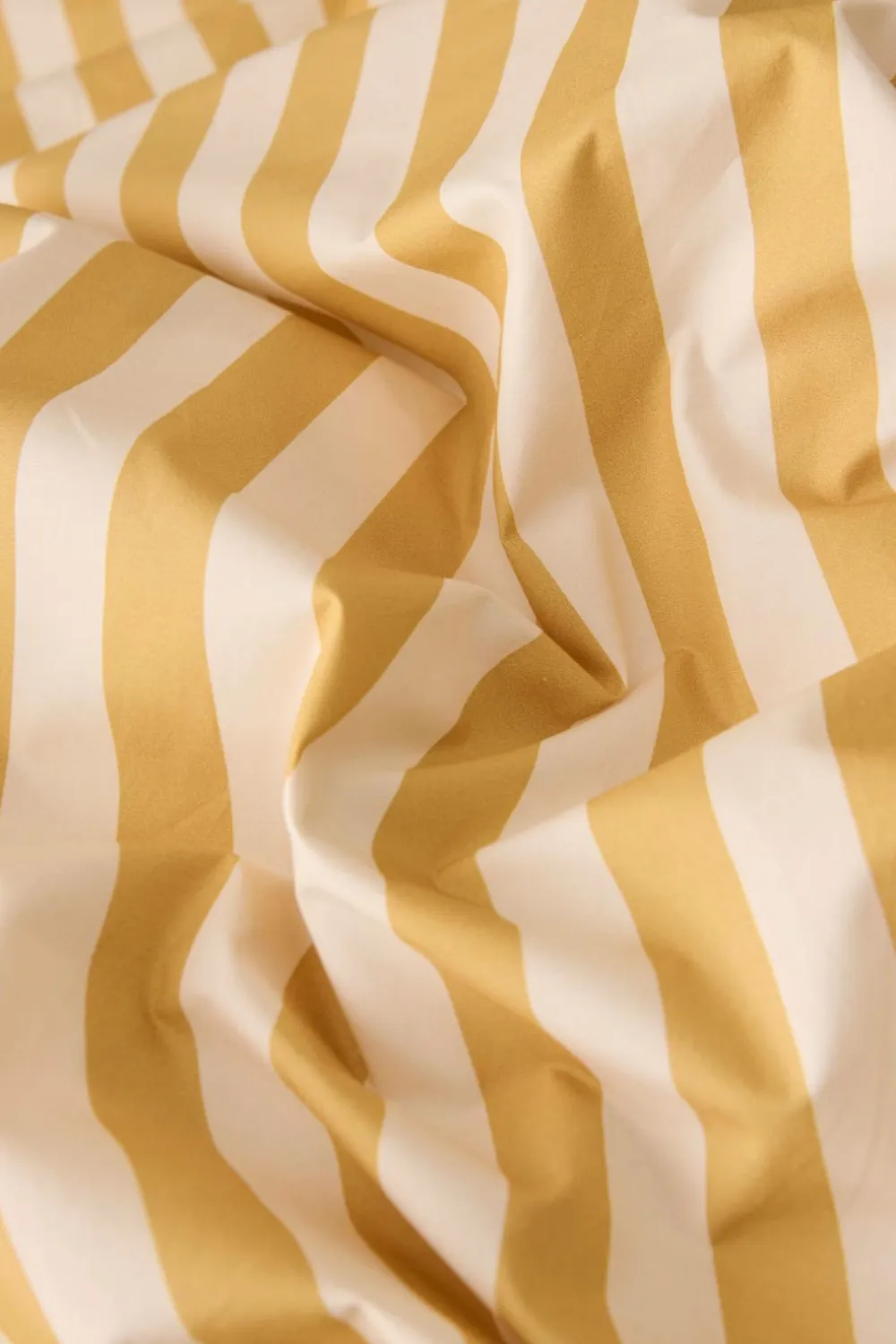 Ellos Home Sengesæt Crystal Stripe i bomuldspercale 2 eller 3 stykker Gul Best