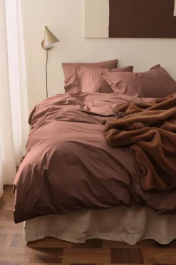 Ellos Dynebetræk|Sengesæt>Home Sengesæt Luca i bomuldspercale 2 eller 3 stykker Cognacsröd