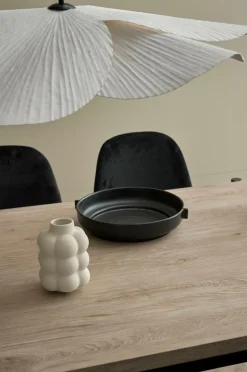 Ellos Home Spisebordssæt Gilda med bord 180x90 cm + 6 stole hvidlaseret bord / sort sammetsstole Online