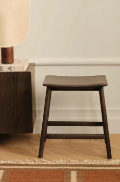 Ellos Stole & Skamler>Home Taburet Baderia Brun laseret