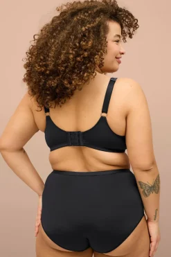 Ellos Trusser><noscript><img width=