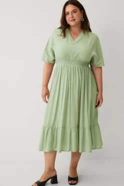 Ellos Plus collection Maxikjole med smock lysegrøn Clearance