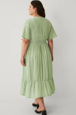 Ellos Plus collection Maxikjole med smock lysegrøn Clearance