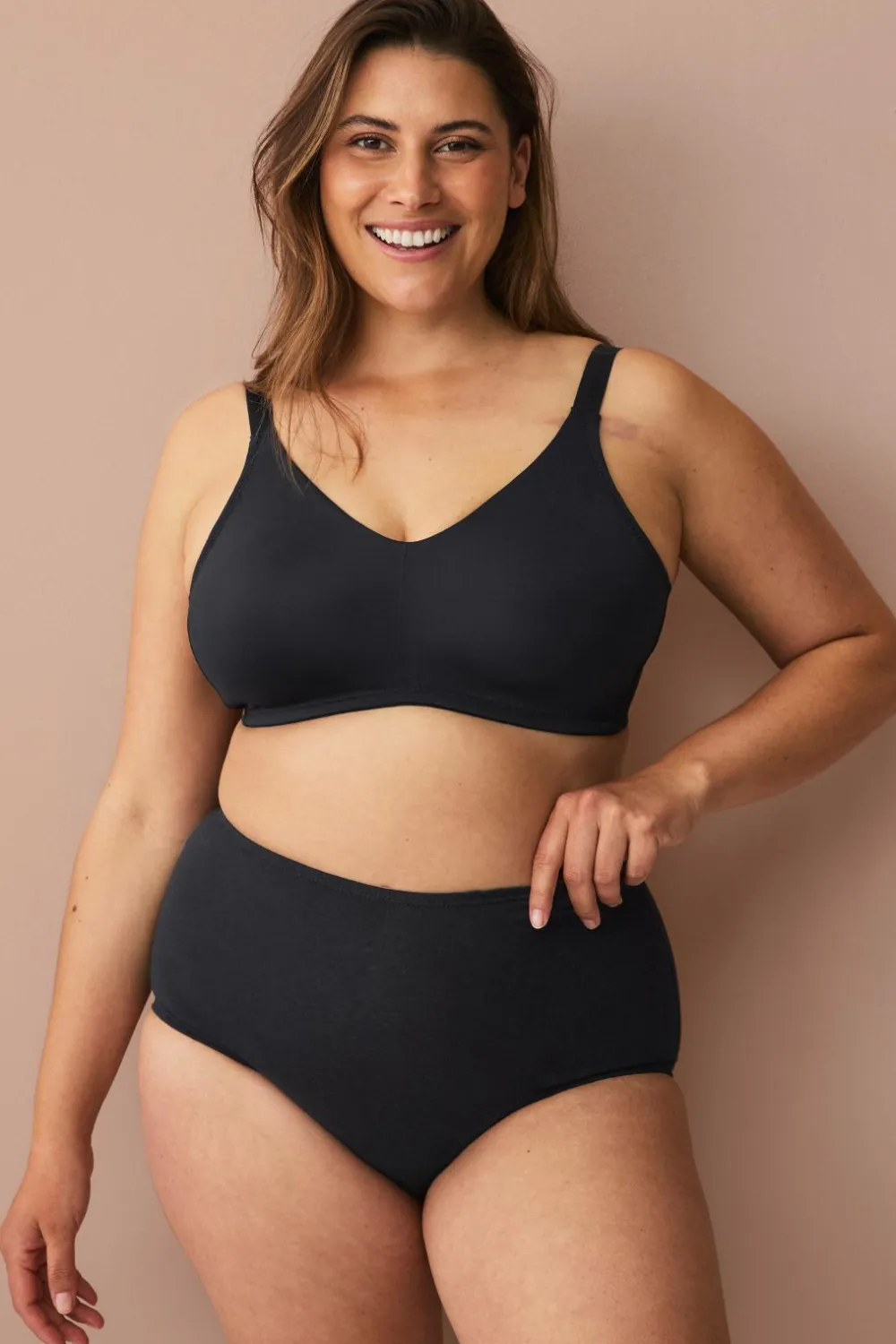 Ellos Plus collection Blød BH i mikrofiber Sort Discount