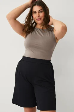 Ellos Shorts><noscript><img width=