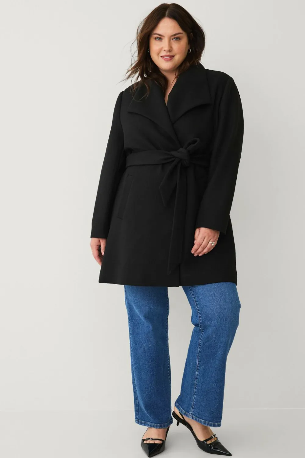 Ellos Jakker & Frakker>Plus collection Kappe med bindebælte sort