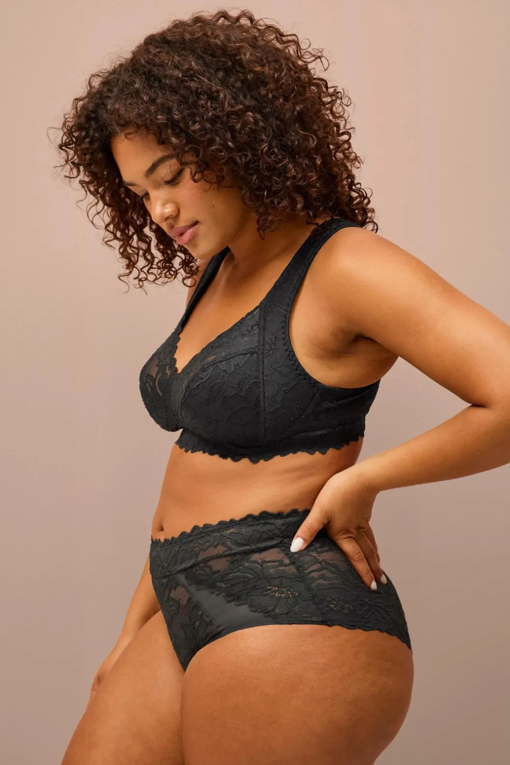 Ellos Bh'Er>Plus collection Blød bh med upolstrede skåle Sort