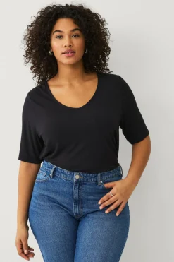 Ellos Basistøj>Plus collection Blød top med V-hals Sort