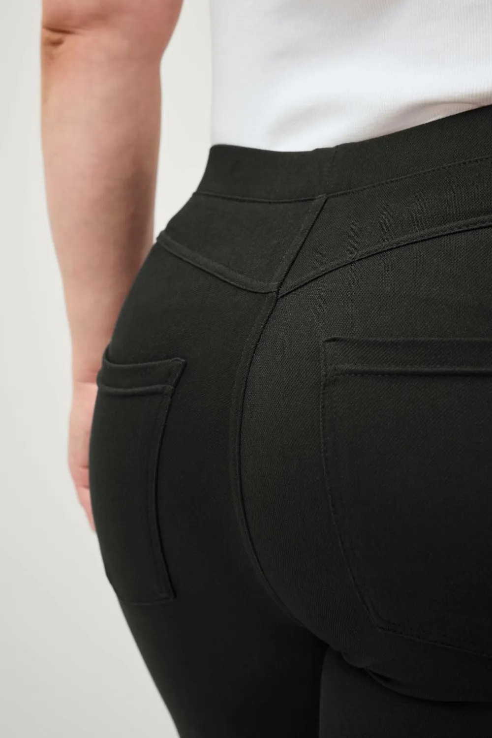 Ellos Basistøj|Tights & Leggings>Plus collection Treggings med høj talje og 3/4 længde Black mdf/metal