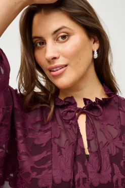 Ellos Plus collection Bluse i organza Vinrød New