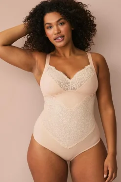 Ellos Shaping>Plus collection Shapingbody med blondedetaljer - medium støtte Beige