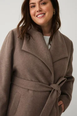 Ellos Plus collection Kappe med bindebælte brun Outlet