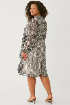 Ellos Plus collection Slå-om kjole med flæser Brun zebra Best