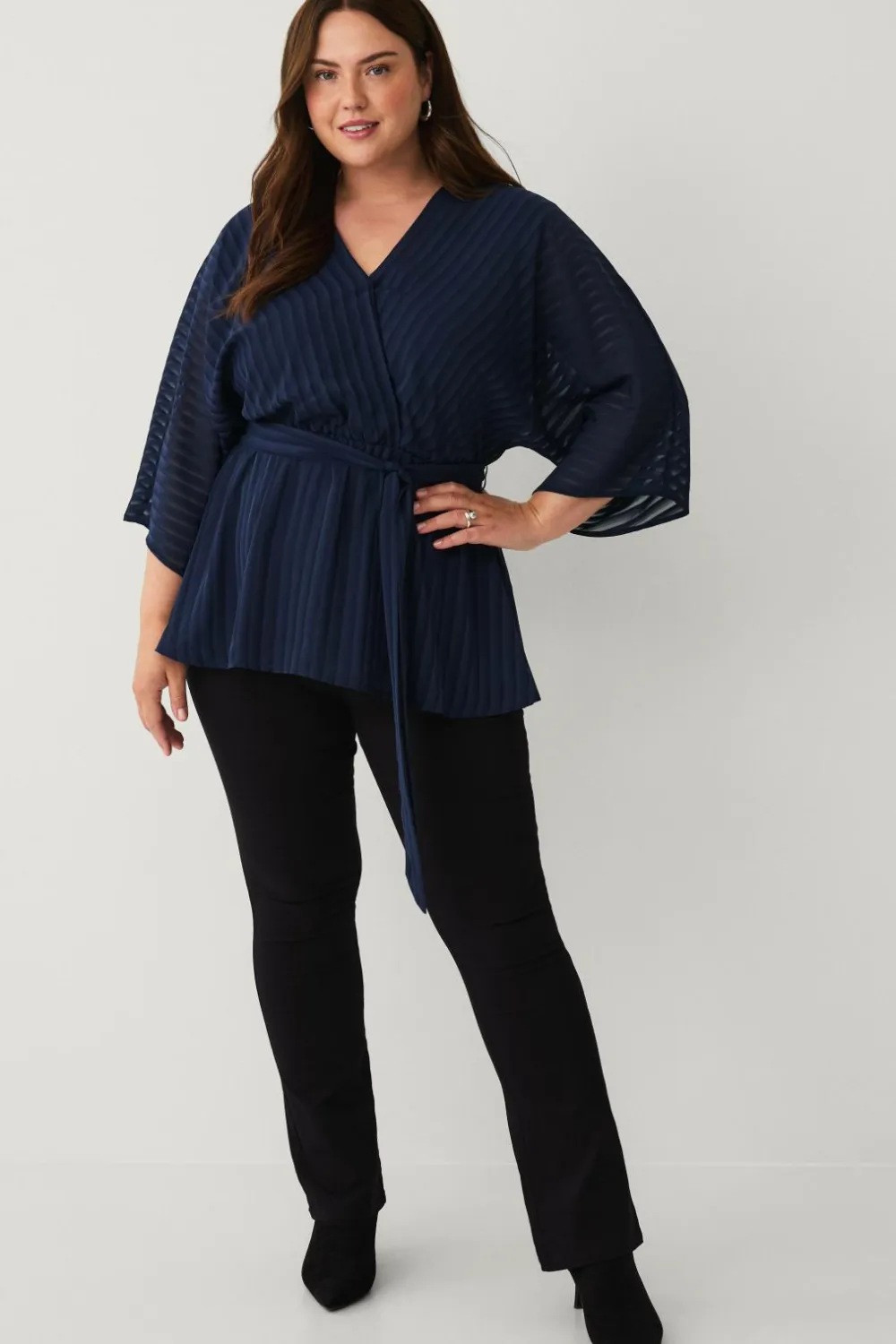 Ellos Skjorter & Bluser>Plus collection Bluse med V-hals Blå