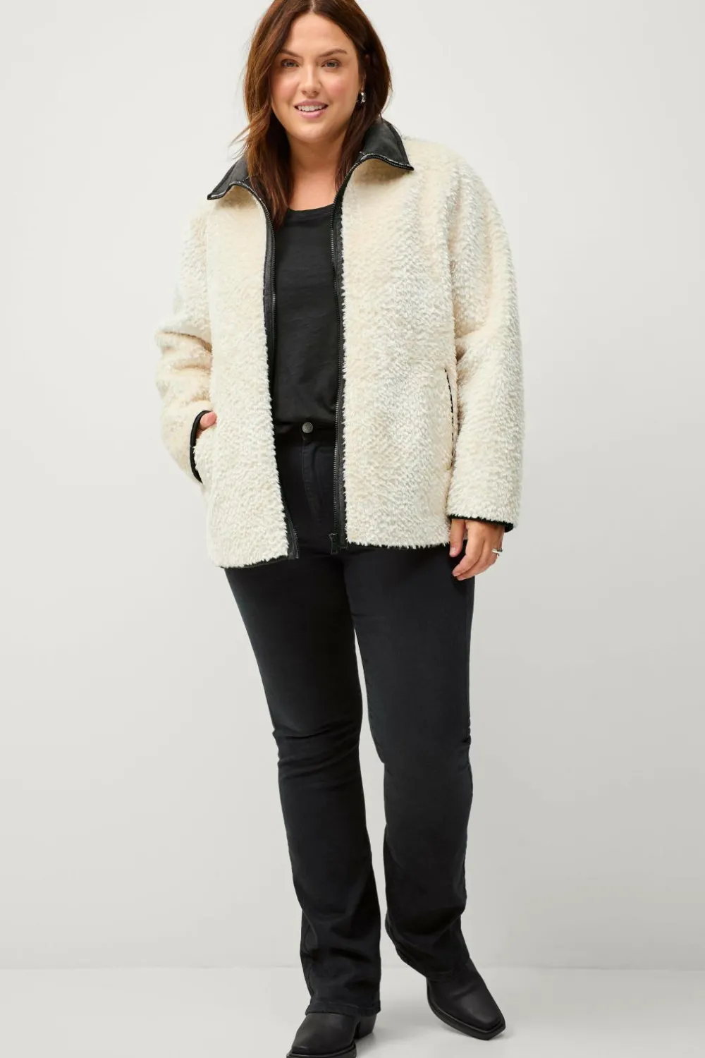 Ellos Plus collection Jakke i kunstskind Naturlig hvid