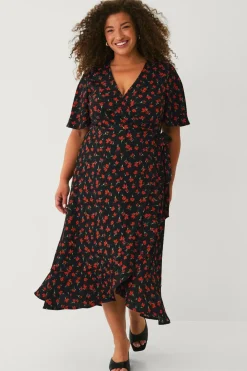 Ellos Kjoler>Plus collection Slå-om kjole med flæser Sort med rød blomst